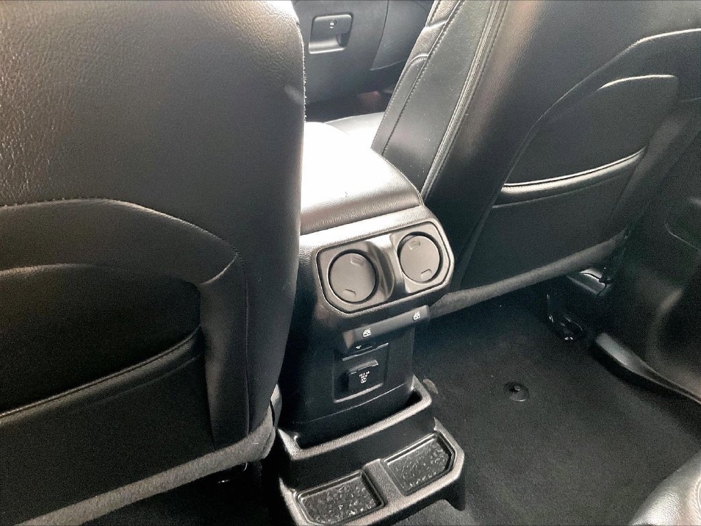 Used 2020 Jeep Wrangler Unlimited Sahara w/ Uconnect 4C Nav & Sound Group AWD/4WD image 27