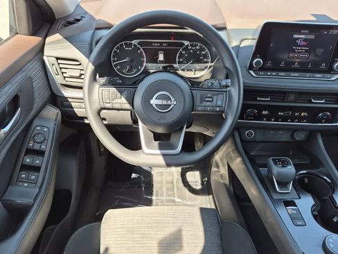 Used 2023 Nissan Rogue SV AWD/4WD image 8