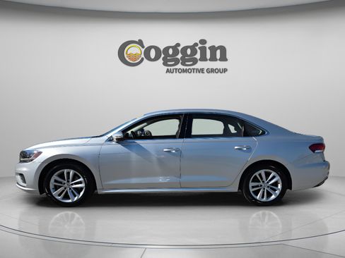 Used 2020 Volkswagen Passat 2.0T SE image 3