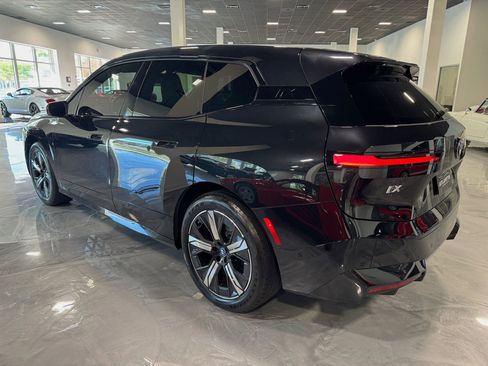 Used 2023 BMW iX xDrive50 w/ Sport Package image 4