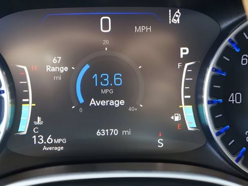 Used 2024 Chrysler Pacifica Touring-L FWD image 21