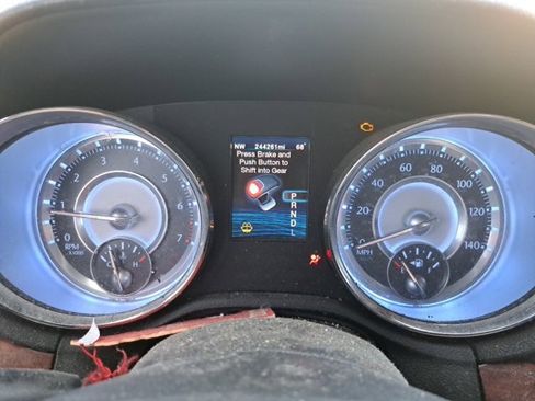 Used 2012 Chrysler 300 Limited image 11