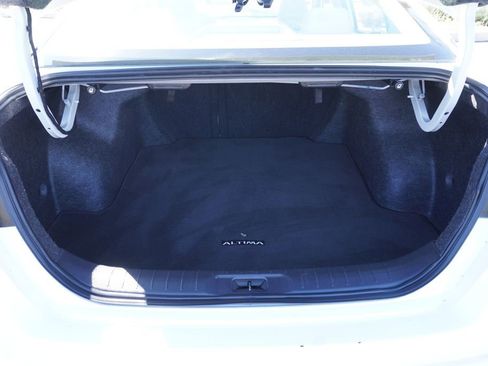 Certified 2025 Nissan Altima 2.5 SV FWD image 8