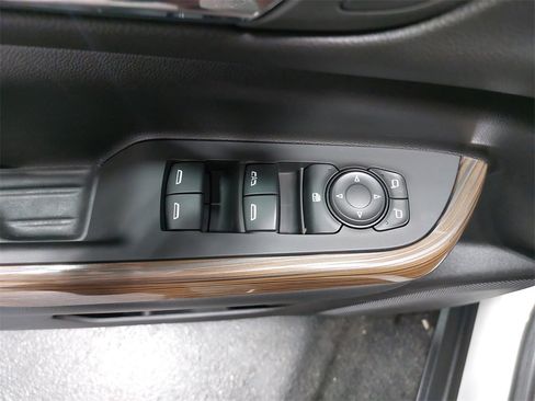 Used 2023 GMC Acadia SLE w/ Driver Convenience Package image 30