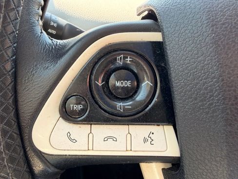 Used 2016 Toyota Prius Three w/ Advanced Technology Package FWD image 29