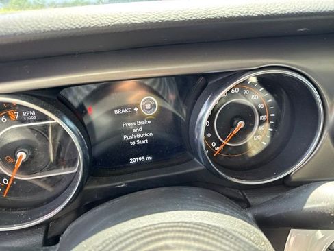 Used 2023 Jeep Gladiator Sport AWD/4WD image 10