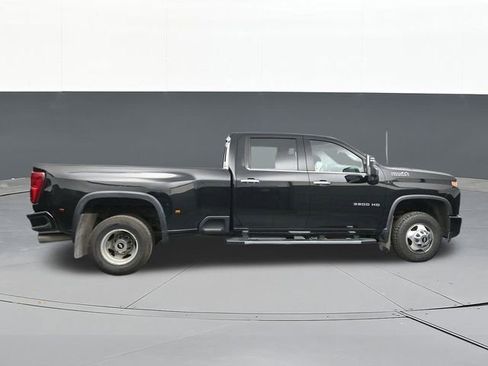Used 2022 Chevrolet Silverado 3500 High Country w/ Snow Plow Prep/Camper Package image 18