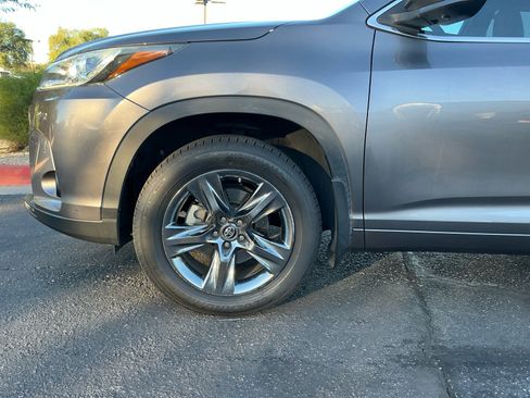 Used 2019 Toyota Highlander Limited Platinum image 26