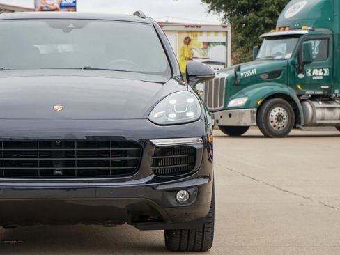Used 2016 Porsche Cayenne S image 7