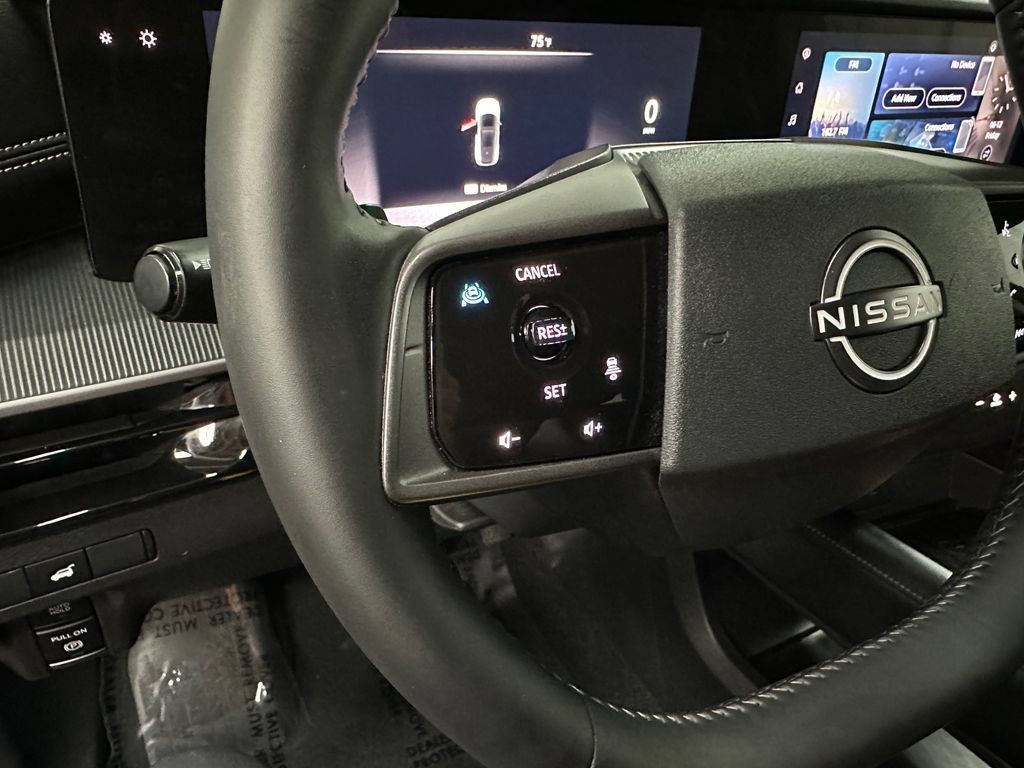 Used 2025 Nissan Murano SV AWD/4WD image 15