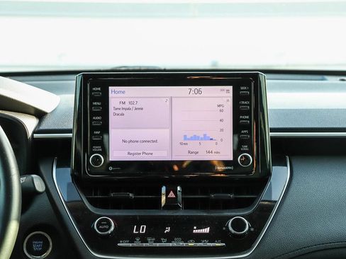 Used 2022 Toyota Corolla Cross LE FWD image 17