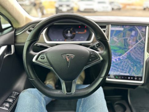Used 2014 Tesla Model S 85 image 23