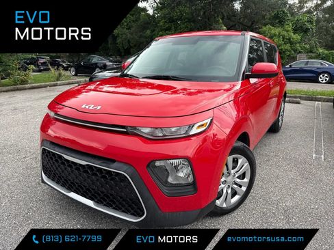 Used 2022 Kia Soul LX FWD image 1