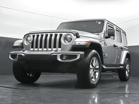 Used 2020 Jeep Wrangler Unlimited Sahara AWD/4WD image 36