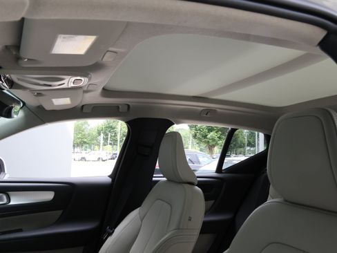 Used 2020 Volvo XC40 T5 Momentum w/ Protection Package Premier AWD/4WD image 30