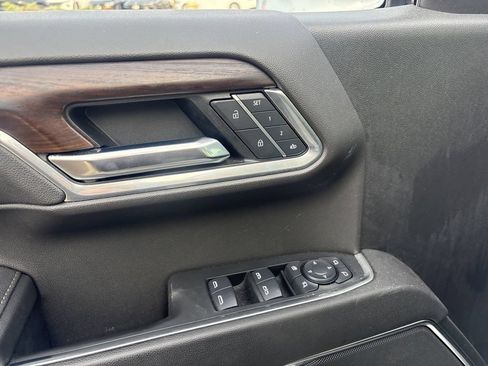 Used 2025 GMC Sierra 1500 SLT AWD/4WD image 10