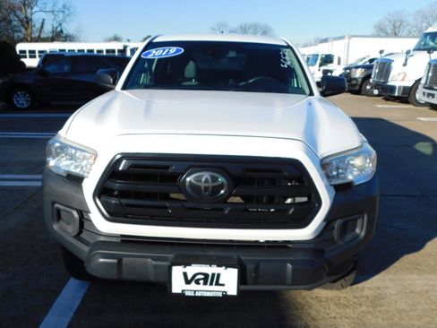 Used 2019 Toyota Tacoma SR image 6