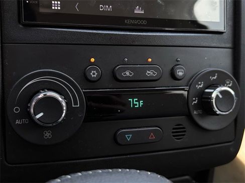 Used 2007 Chevrolet Malibu LTZ image 21