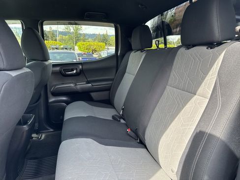 Used 2020 Toyota Tacoma TRD Sport w/ Technology Package image 26