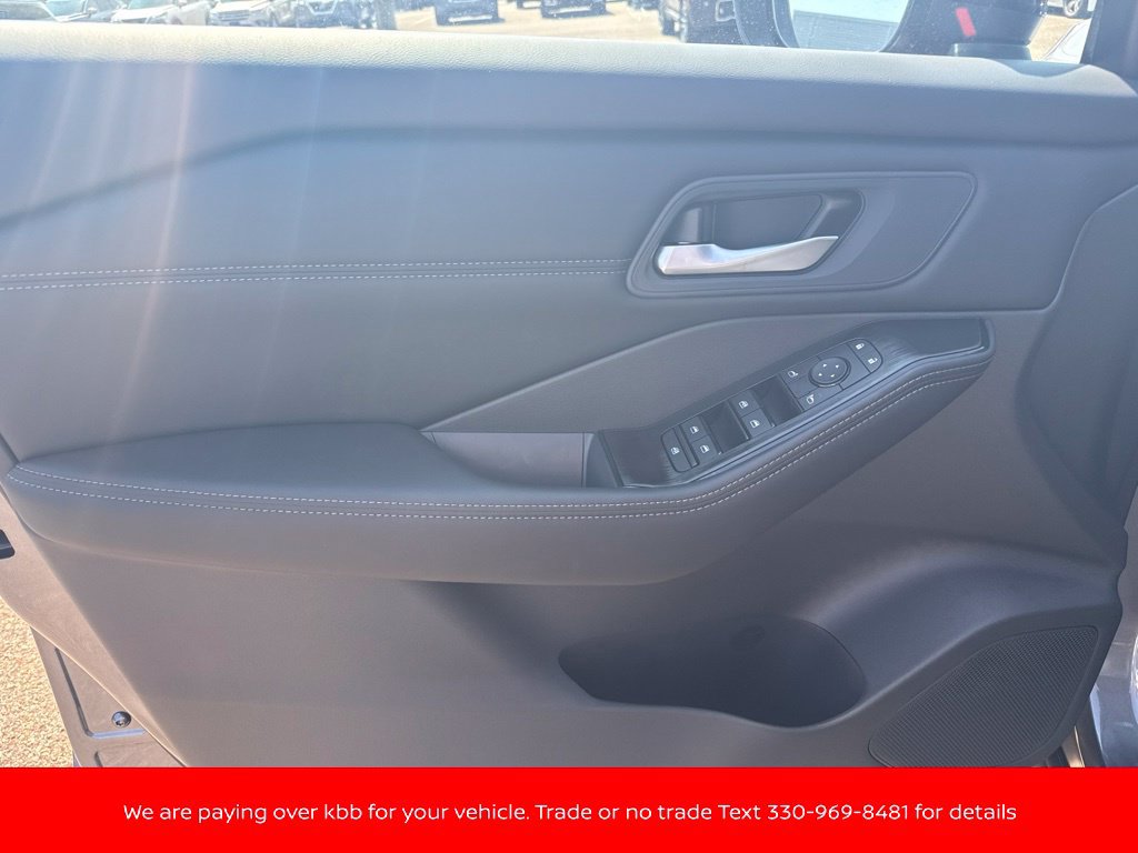 New 2026 Nissan Rogue Dark Armor AWD/4WD image 10