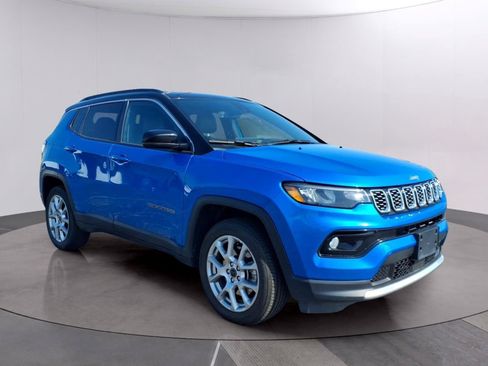 Used 2025 Jeep Compass Limited AWD/4WD image 7