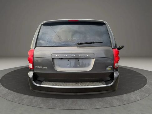 Used 2019 Dodge Grand Caravan SXT FWD image 5