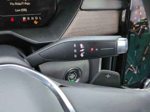 Used 2025 GMC Acadia Denali AWD/4WD image 18