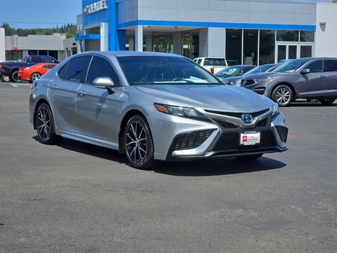 Certified 2022 Toyota Camry SE w/ Audio Upgrade Package FWD image 2