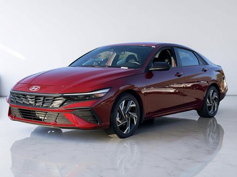 Certified 2025 Hyundai Elantra Sport image 5