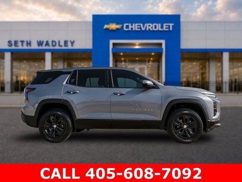 Used 2026 Chevrolet Equinox LT FWD image 8