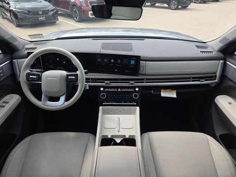 Used 2025 Hyundai Santa Fe Limited FWD image 13