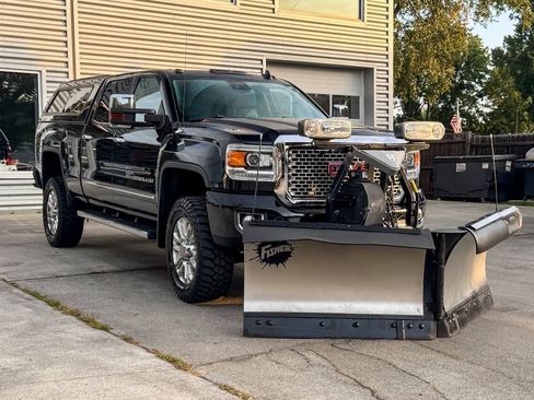 Used 2016 GMC Sierra 2500 Denali AWD/4WD image 1