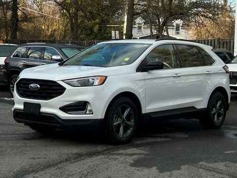 Used 2022 Ford Edge SEL w/ Sport Appearance Package image 2