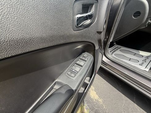 Used 2014 Dodge Charger SXT Plus RWD image 11