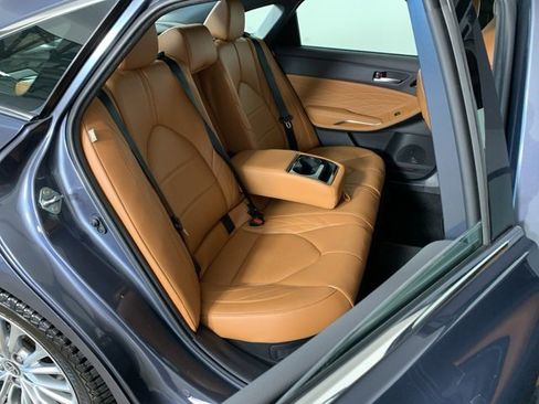 Used 2020 Toyota Avalon Limited image 36