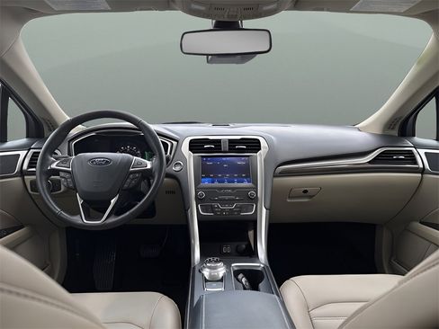 Used 2020 Ford Fusion SEL image 30