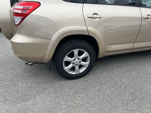 Used 2011 Toyota RAV4 Limited w/ Limited Extra Value Pkg AWD/4WD image 32