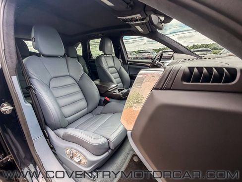 Used 2012 Porsche Cayenne Turbo AWD/4WD image 36