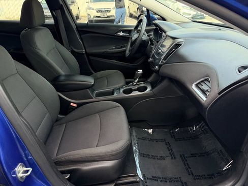 Used 2017 Chevrolet Cruze LT w/ Convenience Package FWD image 15
