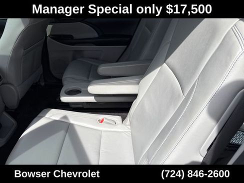 Used 2014 Toyota Highlander XLE FWD image 10