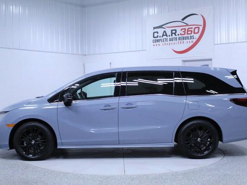 Used 2025 Honda Odyssey Sport-L image 3