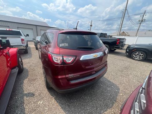 Used 2017 Chevrolet Traverse LT w/ Traveler's Package FWD image 14