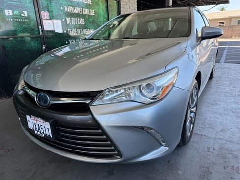 Used 2015 Toyota Camry XLE w/ Moonroof Package FWD image 3