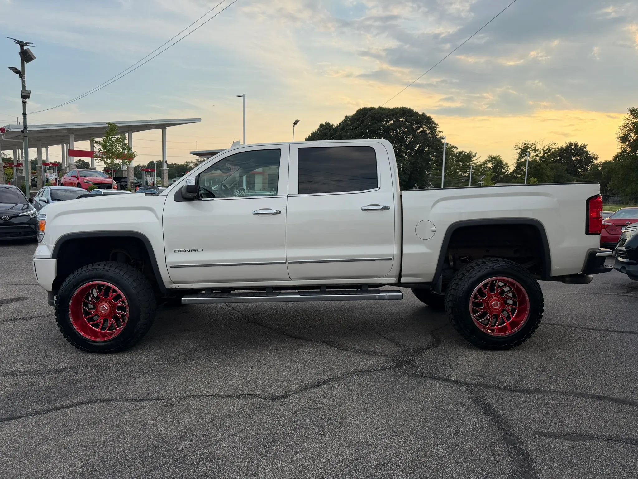 Used 2015 GMC Sierra 1500 Denali AWD/4WD image 2