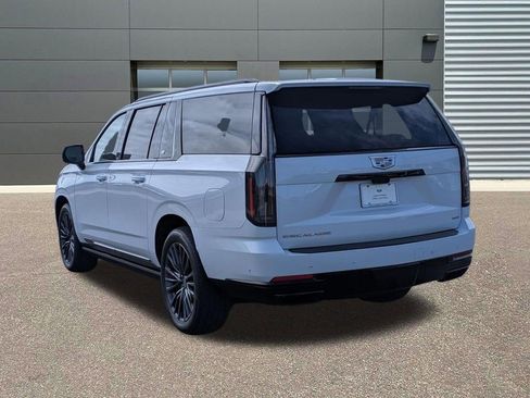Certified 2026 Cadillac Escalade ESV Platinum Sport w/ LPO, Floor Liner Package AWD/4WD image 11
