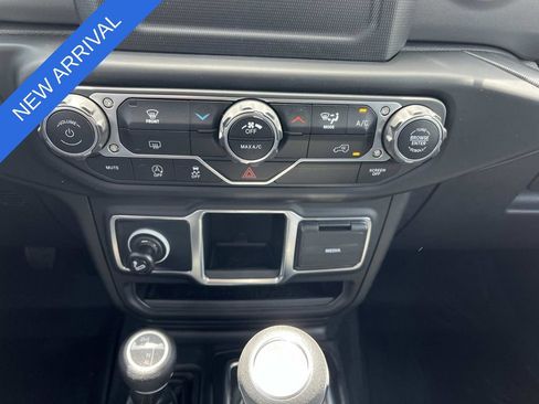 Used 2023 Jeep Wrangler Unlimited Sport AWD/4WD image 15