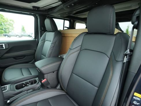 New 2026 Jeep Wrangler Unlimited Sahara AWD/4WD image 34