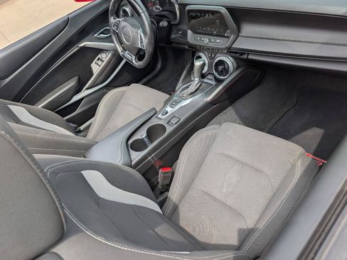 Used 2017 Chevrolet Camaro SS RWD image 10