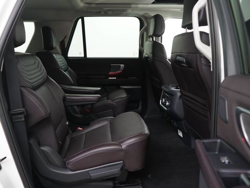 Used 2025 Ford Expedition Max Platinum w/ Platinum Ultimate Package AWD/4WD image 12