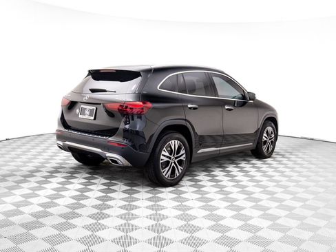 Used 2025 Mercedes-Benz GLA 250 4MATIC w/ Exclusive Package image 7